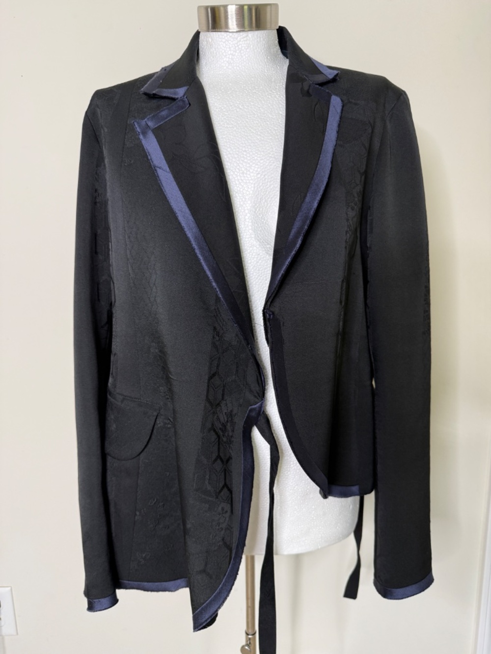 Ibrigu Jacket - Picture 7 of 14